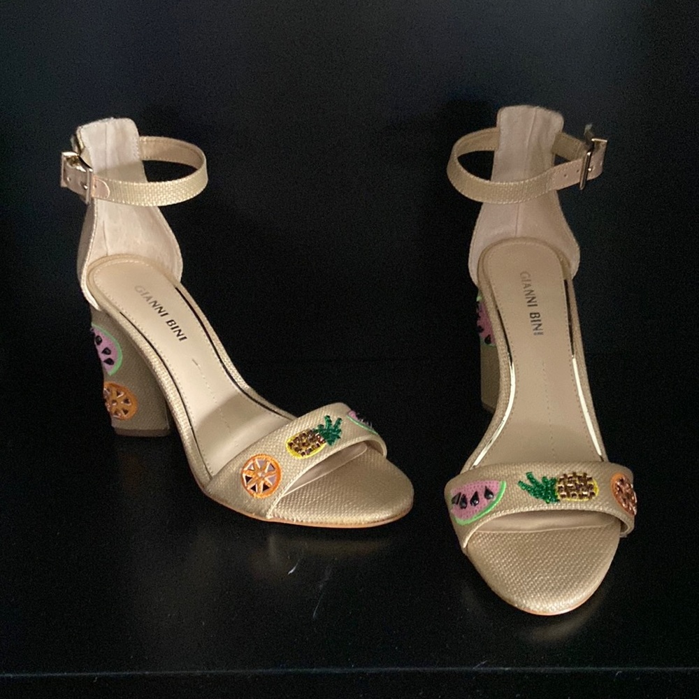 Gianni Bini Sandals